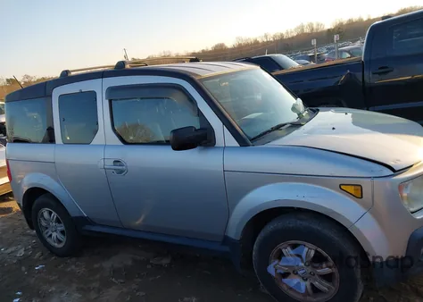 2006 Honda Element Ex-P z USA, uszkodzony, nr VIN 5J6YH28706L023885